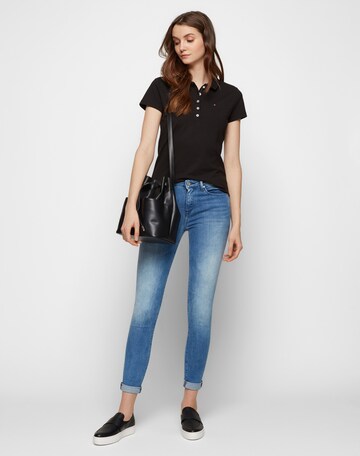 TOMMY HILFIGER - Camiseta 'Chiara' en negro