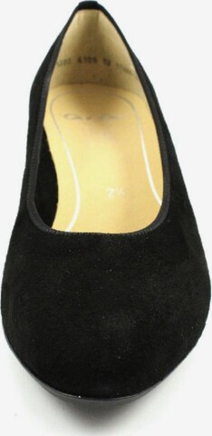 Pumps de la ARA pe negru