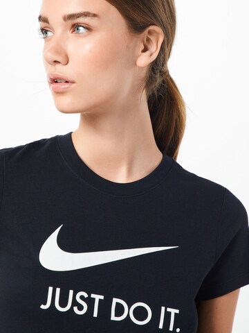 Nike Sportswear T-Shirt in Schwarz