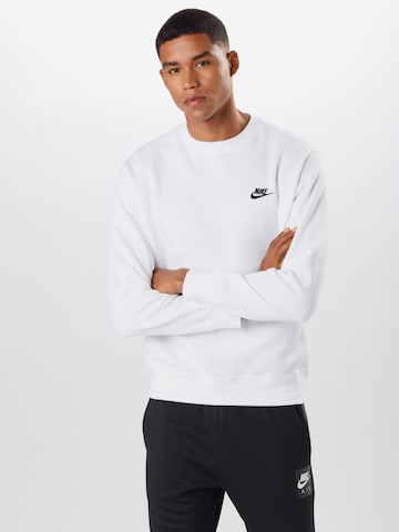 Nike SportswearRegular Fit Sweater majica 'Club Fleece' - bijela boja: prednji dio