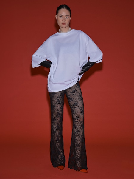 Paola - Cool Oversized Lace Look