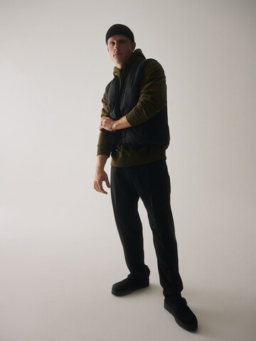 Hoodie Vest Combo Look