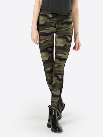 Urban Classics Skinny Leggings in Green: front