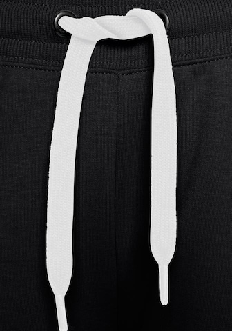 BENCH Slimfit Kalhoty – černá