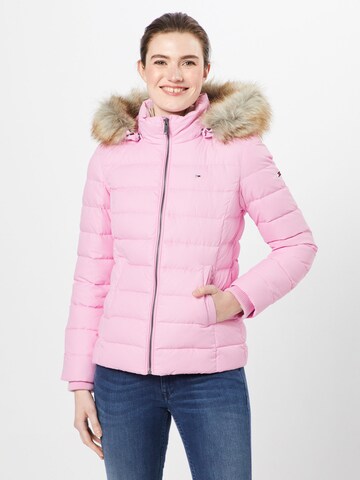 Tommy Jeans Winterjas in Roze: voorkant