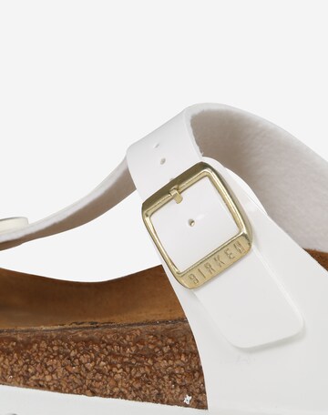 Tongs 'Gizeh' BIRKENSTOCK en blanc