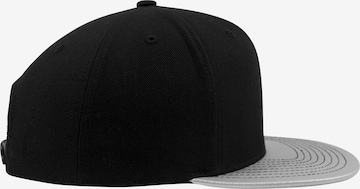 Cappello da baseball 'Metallic Visor' di Flexfit in nero