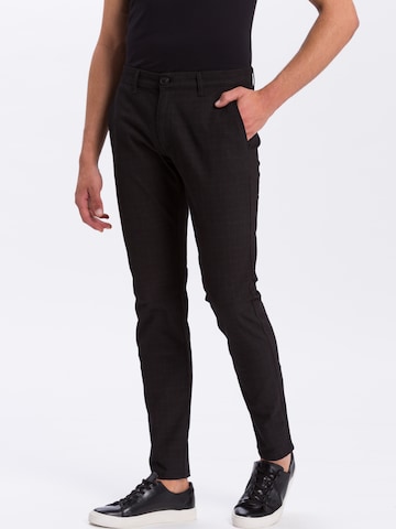 CROSS JEANS Tapered Chino Pants in Grey: front