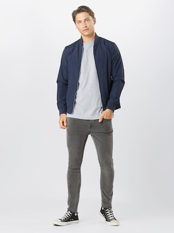 ABOUT EVERYONE - Ajuste regular Camiseta 'Rock for People' en gris
