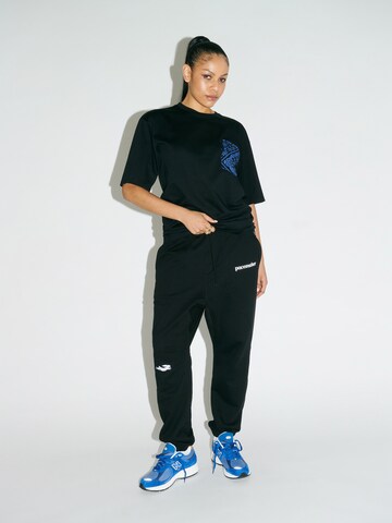 Black Sweat Look by Pacemaker