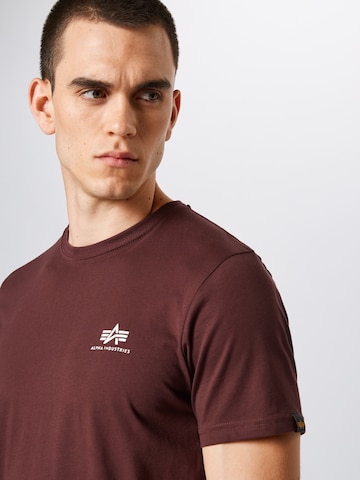 ALPHA INDUSTRIES Rovný strih Tričko - Červená