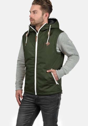 !Solid Vest in Green: front