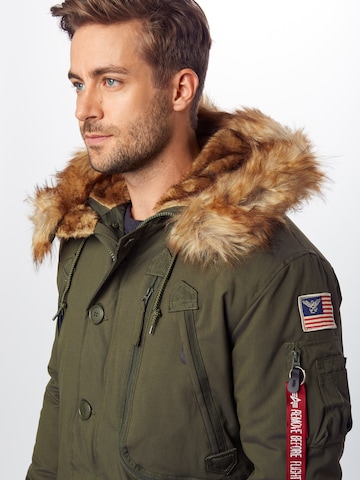 ALPHA INDUSTRIES - Parka de inverno 'Polar' em verde