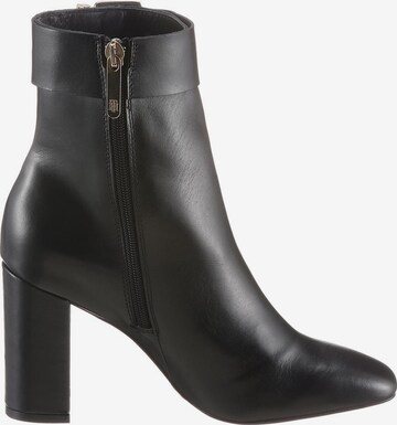 TOMMY HILFIGER Stiefel in Schwarz