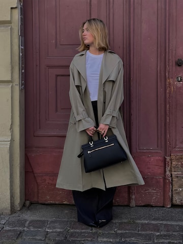 Chic City Look by GUESS