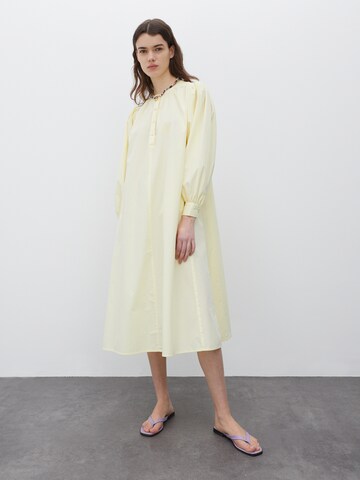 Rochie 'Zilan' de la EDITED pe galben: față