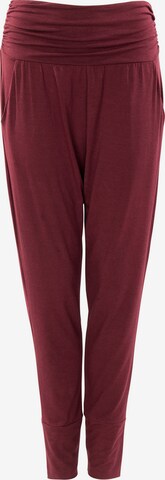 Jaya Regular Workout Pants 'Mari' in Red: front