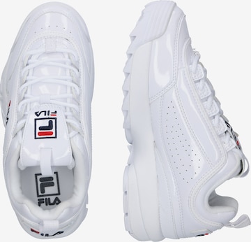 Baskets basses 'Heritage Disruptor' FILA en blanc : sur le côté