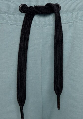 regular Pantaloni di BENCH in blu