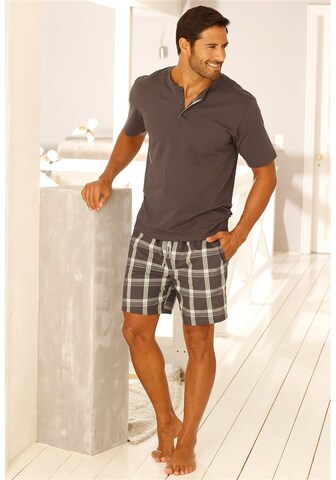 H.I.S Short Pajamas in Grey: front