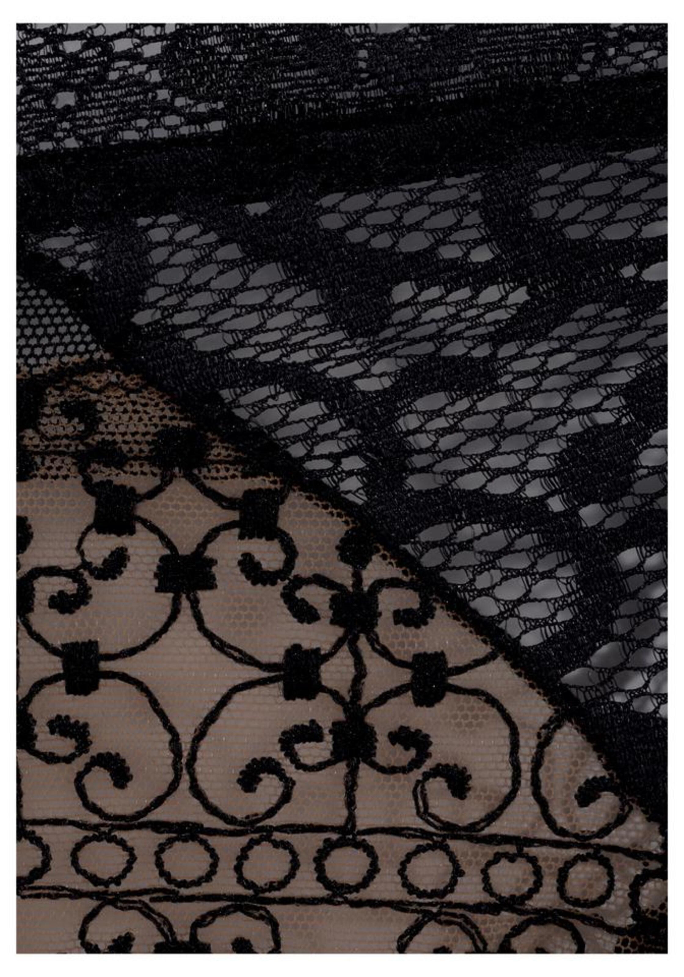 NUANCE Stringit värissä musta