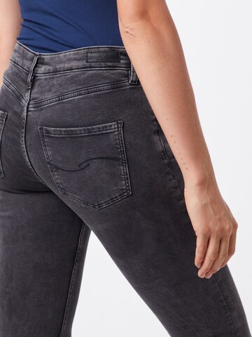 QS Slimfit Jeans in Schwarz