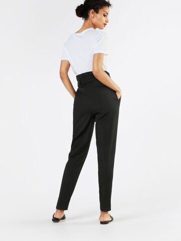 Y.A.S Regular Pleat-Front Pants in Black