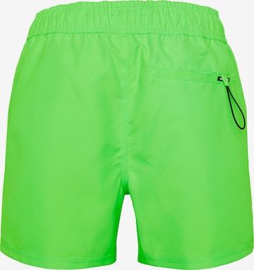 Regular Shorts de bain CHIEMSEE en vert