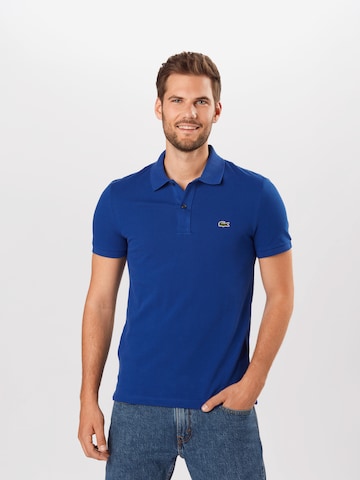 Coupe slim T-Shirt LACOSTE en bleu : devant