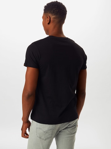 ALPHA INDUSTRIES Regular Fit T-Shirt in Schwarz