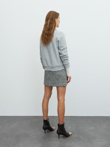 EDITED Sweatshirt 'Gaspard' i grå