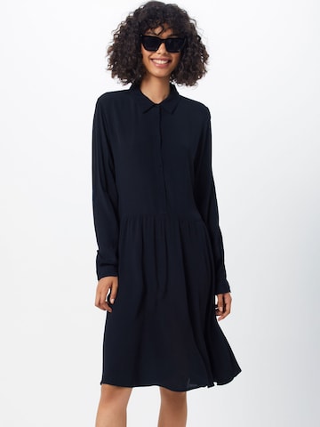 Robe-chemise 'Bindie' minimum en noir : devant