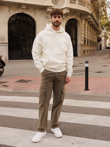 Casul White Hoodie Look by DAN FOX APPAREL