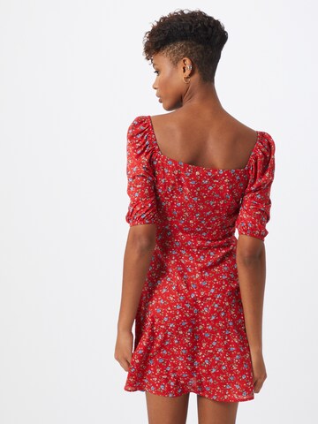 Boohoo Καλοκαιρινό φόρεμα 'Floral Square Neck Mini Dress' σε κόκκινο