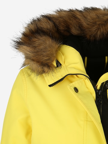 Manteau d’hiver CHIEMSEE en jaune