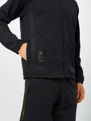 ADIDAS ORIGINALS Between-Season Jacket in Black