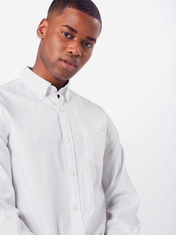 Coupe regular Chemise s.Oliver en blanc