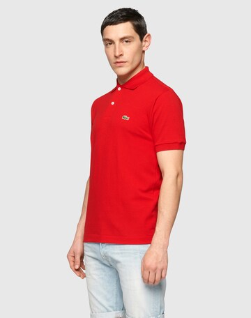 LACOSTE Regular fit T-shirt i röd: framsida