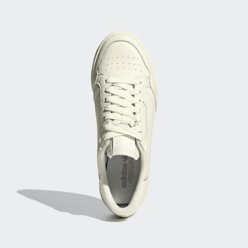 Baskets basses ADIDAS ORIGINALS en blanc