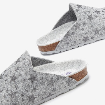 LASCANA Slipper in Grey