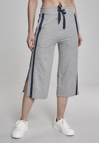 Wide leg Pantaloni di Urban Classics in grigio: frontale