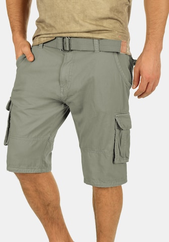 INDICODE JEANS Regular Cargoshorts 'Costa' in Grün: predná strana