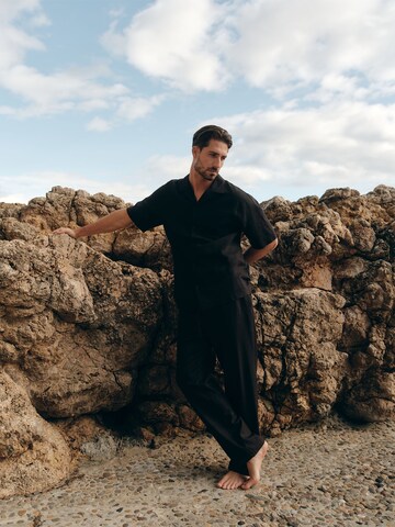 All Black Loose Fit Look