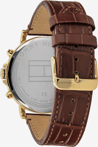 TOMMY HILFIGER Analog klocka 'Dressed Up' i brun