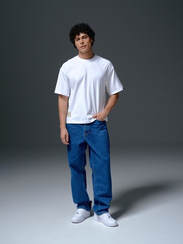 Loose Fit Dark Jeans