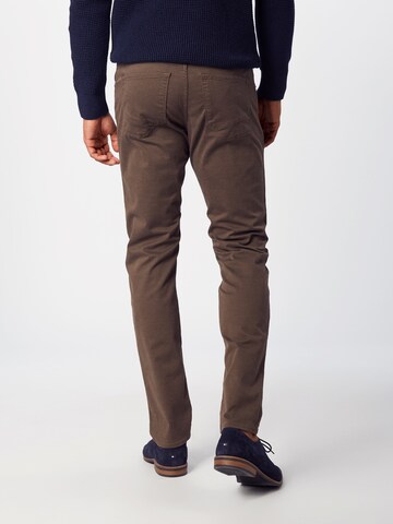 Regular Pantalon 'Chuck' BRAX en marron : derrière