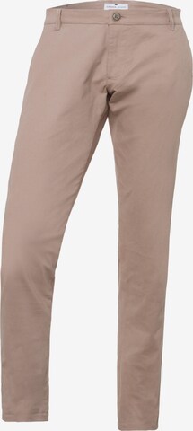 Cross Jeans Tapered Chino Pants in Beige: front