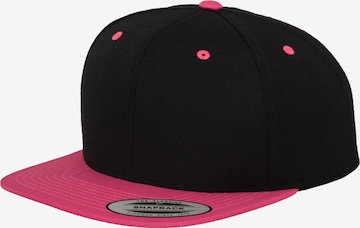 Casquette Flexfit en noir : devant