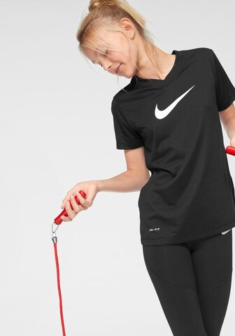 Tricou funcțional de la NIKE pe negru