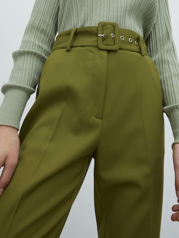 EDITED - Tapered Pantalón de pinzas 'Barbara' en verde